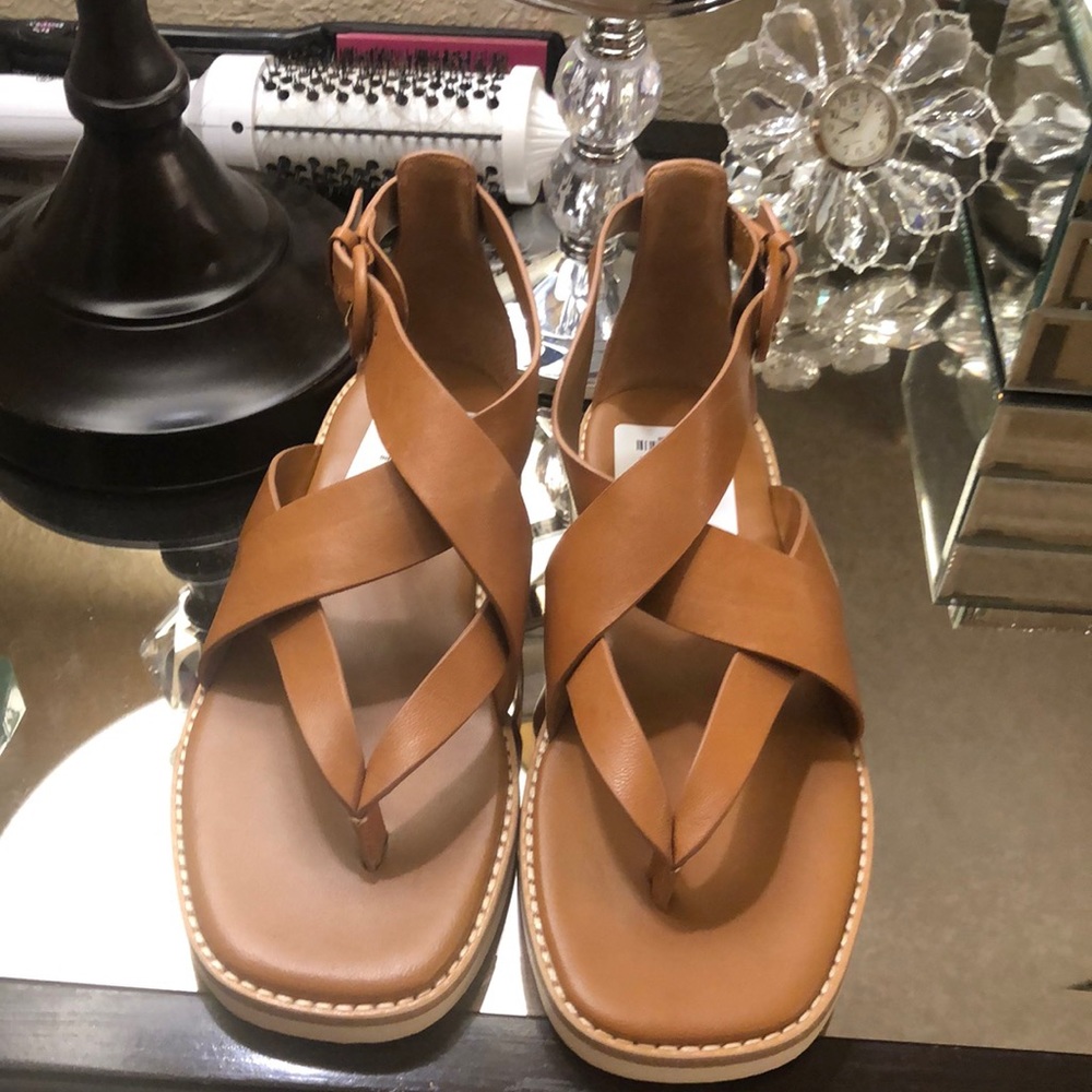 NEW Vince Sandals